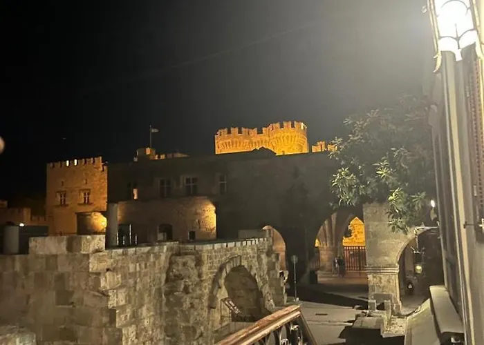 Boutique Fashi Nik ホテル 4*